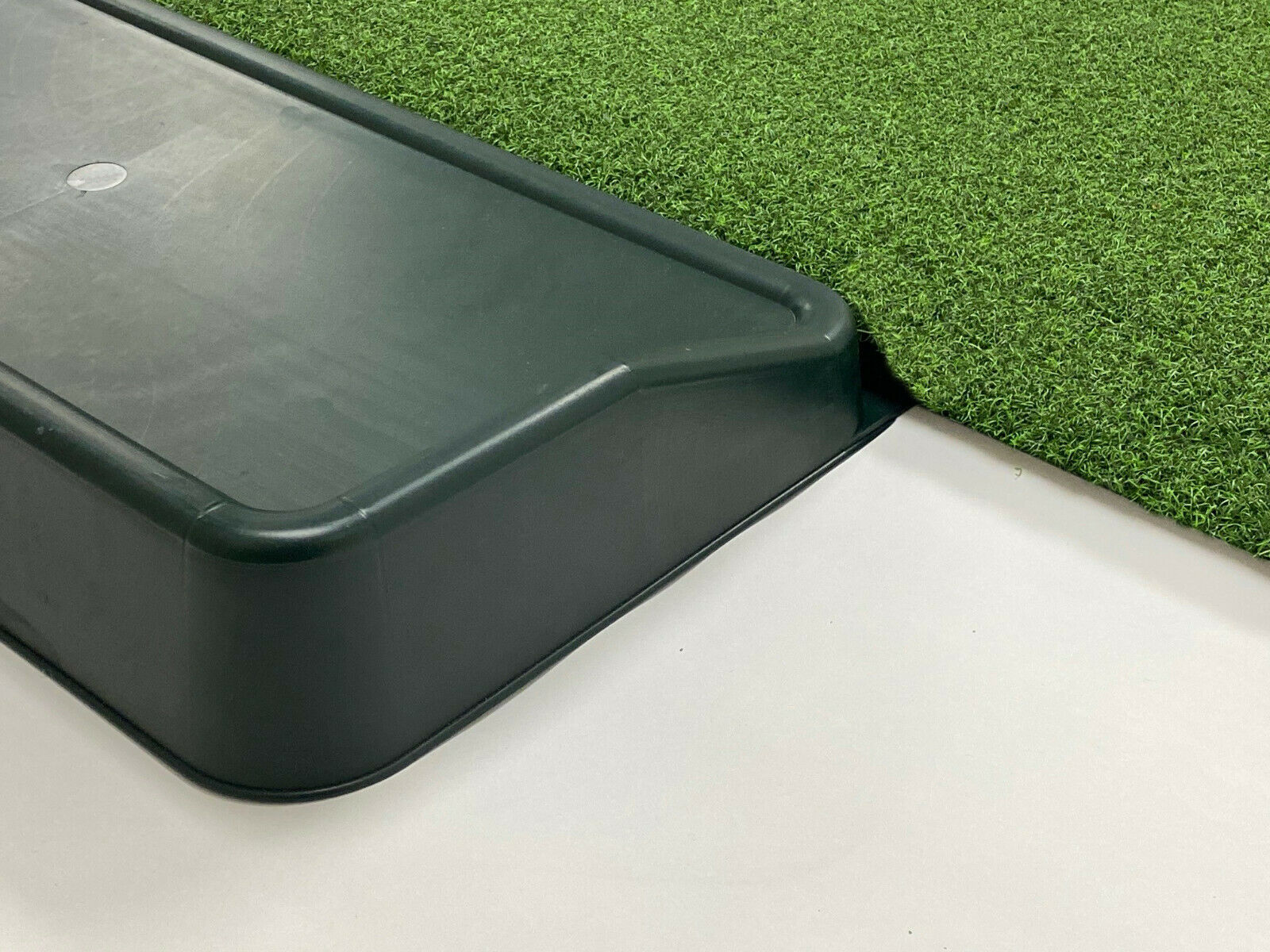 5' x 5' Elite Grass Golf Mat with Ball Tray - Holds Wooden Tee Golf Mat